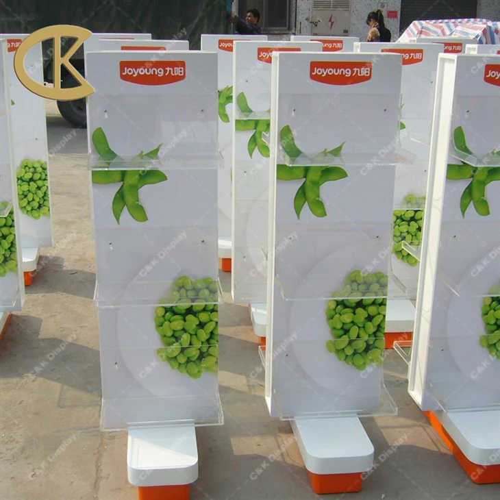 Exposição de produtos de loja de varejo de piso